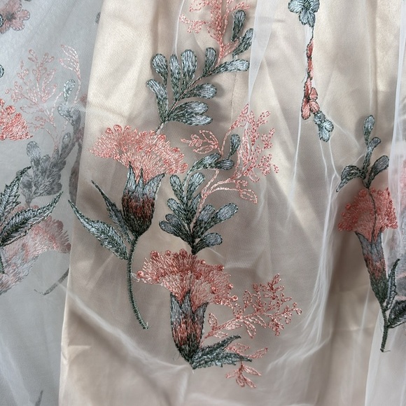 NWT Avec Les Filles Maxi Embroidered Gown - Picture 4 of 10